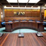 Der große Sitzungssaal im Rathaus Bad Friedrichshall wurde mit einem drahtlosen Konferenzsystem ausgestattet.