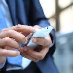 Smartphones sind heute bereits weit verbreitet – das ebnet den Weg für mobile Verwaltungsservices.