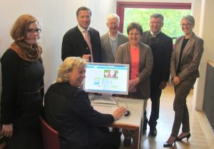 Erding setzt als erste bayerische Kommune das interaktive Elternportal Little Bird bei der Vergabe von Kinderbetreuungsplätzen ein.