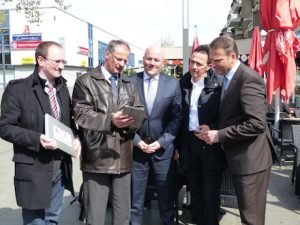 Online in der Innenstadt Kamp-Lintforts.