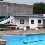 Meschede: Im Freibad entspannt im Internet surfen