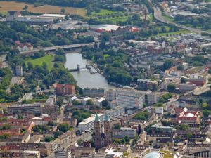 Luftbild der Stadt Kassel mit Altstadt und Fulda