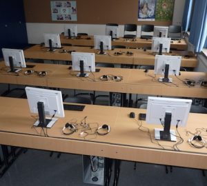Im Rahmen einer Studie gaben Lehrer der IT-Ausstattung ihrer Schulen eher schlechte Noten.
