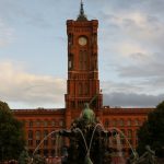 Das Expertenforum zur Integration von Flüchtlingen über kommunale Portale findet am 20. Juni 2016 im Roten Rathaus in Berlin statt.