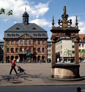 Hanau: Dank Online-Service den Stadtladen gut vorbereitet und ohne lange Wartezeit aufsuchen.