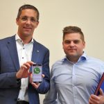 Landrat Dr. Michael Koch (li.) und Marcel Mötzing