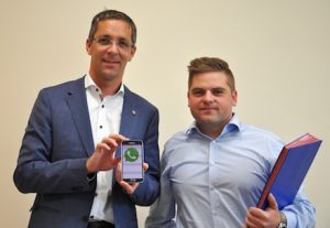 Landrat Dr. Michael Koch (li.) und Marcel Mötzing