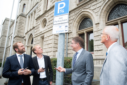 In Braunschweig Parkgebühren bargeldlos bezahlen.