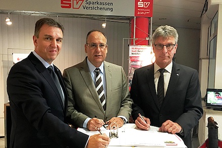 ekom21 und die SparkassenVersicherung rüsten Kommunen im Kampf gegen Cyber-Kriminalität.