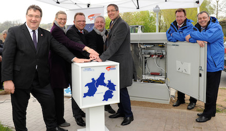Mit der Netzeröffnung in Knüllwald-Remsfeld ist das erste Teilstück der Datenautobahn für Nordhessen an den Start gegangen.