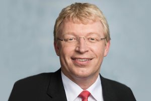 Dr. Ralf Kleindiek stellte im E-Government-Seminar der Hochschule für Wirtschaft und Recht Berlin das Leitprojekt Elterngeld Digital vor.