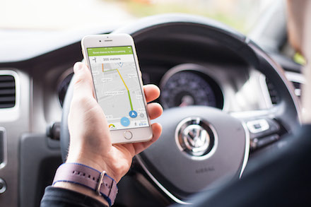 Die erste App für Parkplatzprognosen soll die Zeit der Parkplatzsuche um bis zu 50 Prozent reduzieren.