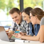 Schüler wünschen sich laut dem Monitor Digitale Bildung einen vielseitigeren Einsatz digitaler Medien im Unterricht.