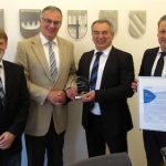 Persönliche Übergabe des Infoma Innovationspreises 2017 beim Finalisten Stadt Marsberg.