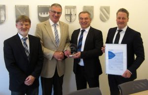 Persönliche Übergabe des Infoma Innovationspreises 2017 beim Finalisten Stadt Marsberg.