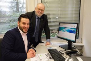 Der neue Breitband-Koordinator Rafael Markwald (l.) hat seinen Dienst bei der Stadt Krefeld angetreten.