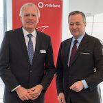 Der Deutsche Landkreistag und Vodafone setzen sich gemeinsam für den Glasfaserausbau in Kommunen ein.