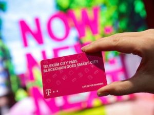 Baustein für die smarte Stadt: Der Telekom City Pass.