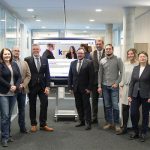 Das Relaunch-Team des krz präsentiert der Geschäftsführung den neuen Internet-Auftritt.