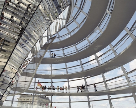 Beim Kaminabend des BDIP unter der Reichstagskuppel sollen aktuelle Perspektiven moderner Verwaltungsdienste diskutiert werden.