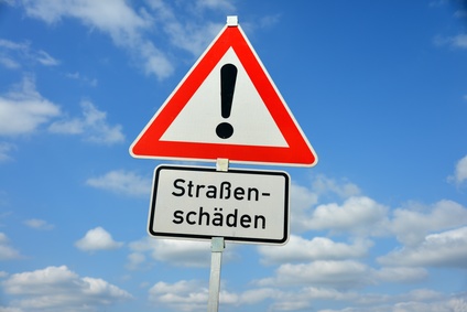 Straßenschäden via App überwachen.