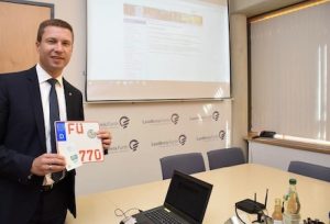 Kreis Fürth: Insbesondere im Verkehrswesen kann Landrat Matthias Dießl neue Online-Services vorstellen.