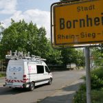 Pilotphase in Bornheim: Fahrzeug mit 360°-Kameras und Laser-Scanner erfasst Umgebungsdetails für Glasfaserausbau der Telekom.