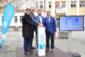 Glasfaser-Ausbau im Kreis Leipzig: Gemeinde Thallwitz ist offiziell am Netz der Deutschen Glasfaser.