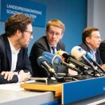 In Kiel haben Ministerpräsident Daniel Günther (2.v.l.) und Digitalisierungsminister Jan Philipp Albrecht die neuen Digitalisierungspläne der Landesregierung vorgestellt.