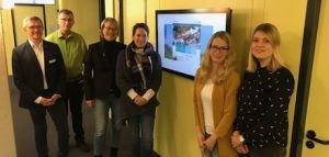 Redaktionsteam präsentiert neue Website der Gemeinde Langenberg.