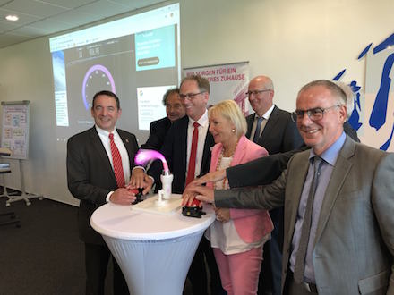 Startschuss für das schnelle Internet in der Adolf-Reichwein-Schule in Limburg.