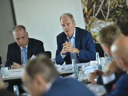 Erste Sitzung des Kommunalbeirats der Telekom in Berlin.