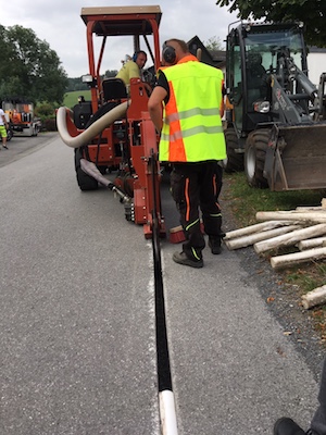 Die Trenching-Technologie ermöglicht einen schnellen und kostengünstigen Breitband-Ausbau in Kommunen.