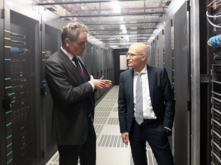 Hoher Besuch im neuen Rechenzentrum von Dataport.