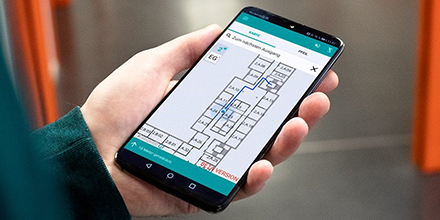 Barrierefrei durch das Ausländeramt der Stadt Köln navigieren – das ermöglicht die von Fraunhofer FOKUS entwickelte App everGuide.