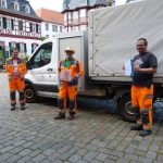 Die Mitarbeiter des Bauhofs der Stadt Heppenheim freuen sich über den Titel Saubermacher-Stadt 2020.