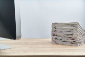 Öffentliche Auftraggeber können ihren Lieferanten den Weg zur E-Rechnung erleichtern.
