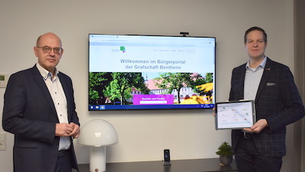 Landrat Uwe Fietzek (l.) und Jens Geers