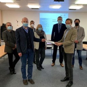 krz überreicht das für die Stadt Vlotho erarbeitete Digitalisierungskonzept.
