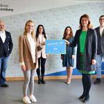 Landkreis Regensburg: Landrätin Tanja Schweiger dankt dem E-Government-Team für seine ausgezeichnete Leistung.