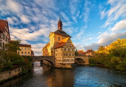 Bamberg diskutiert mit Bürger über den Umgang mit Daten.