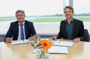 Vertragsunterzeichnung für die Weiterentwicklung der Portale service-bw und Amt24.