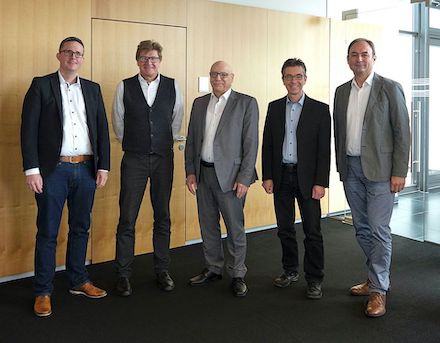 Die Unterzeichner des Kooperationsvertrags zwischen den Stadtwerken Gießen und Goetel.