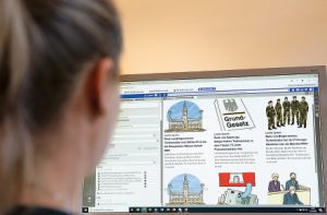 Hamburg: Dank Künstlicher Intelligenz stehen mehr Texte in Leichter Sprache bereit.