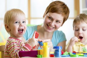 In Stuttgart soll die Kita-App Juko künftig die Kommunikation zwischen Kindertagesstätten und Eltern vereinfachen.