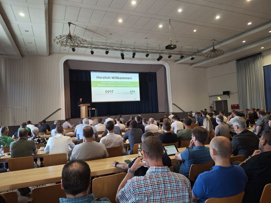 Blick ins Auditorium Fachveranstaltung "Cyberangriffe auf Kommunen"