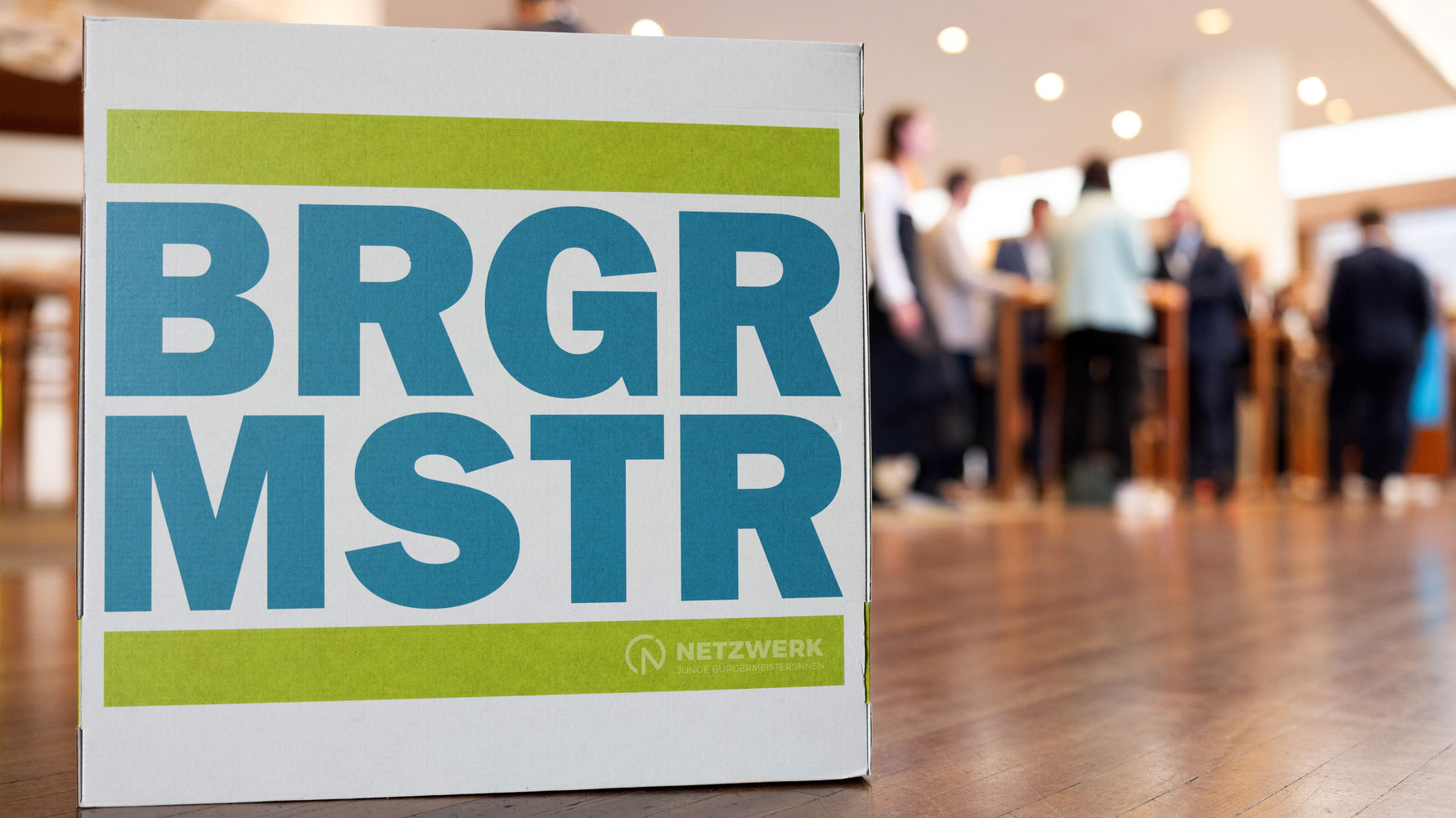 Logo Netzwerk Junge Bürgermeister*innen