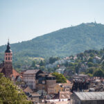 Blick auf Baden-Baden mit der Stiftskirche und dem Großen Staufenberg.