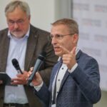 Torsten Ringling, Bürgermeister der Gemeinde Schkopau, spricht bei den Merseburger Digitaltagen.