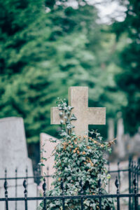 Friedhof Kreuz Grabstein
